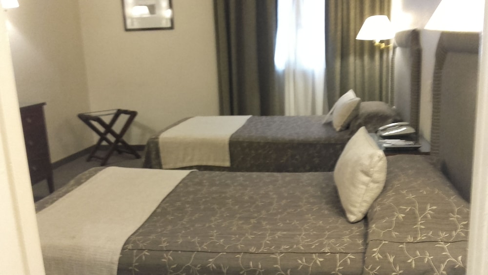 Lafayette Hotel 17/23