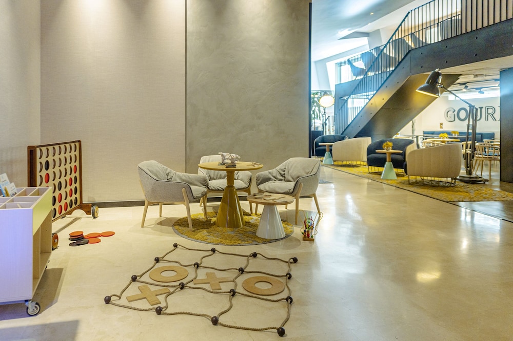 Novotel Sevilla 72/77
