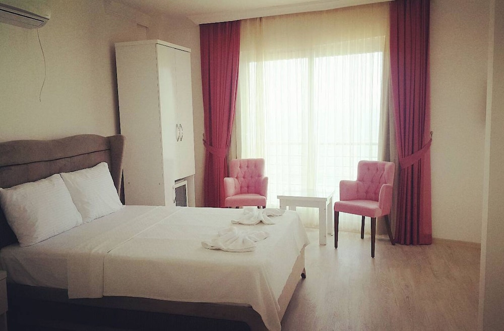 Tepe Beach Hotel 2/20