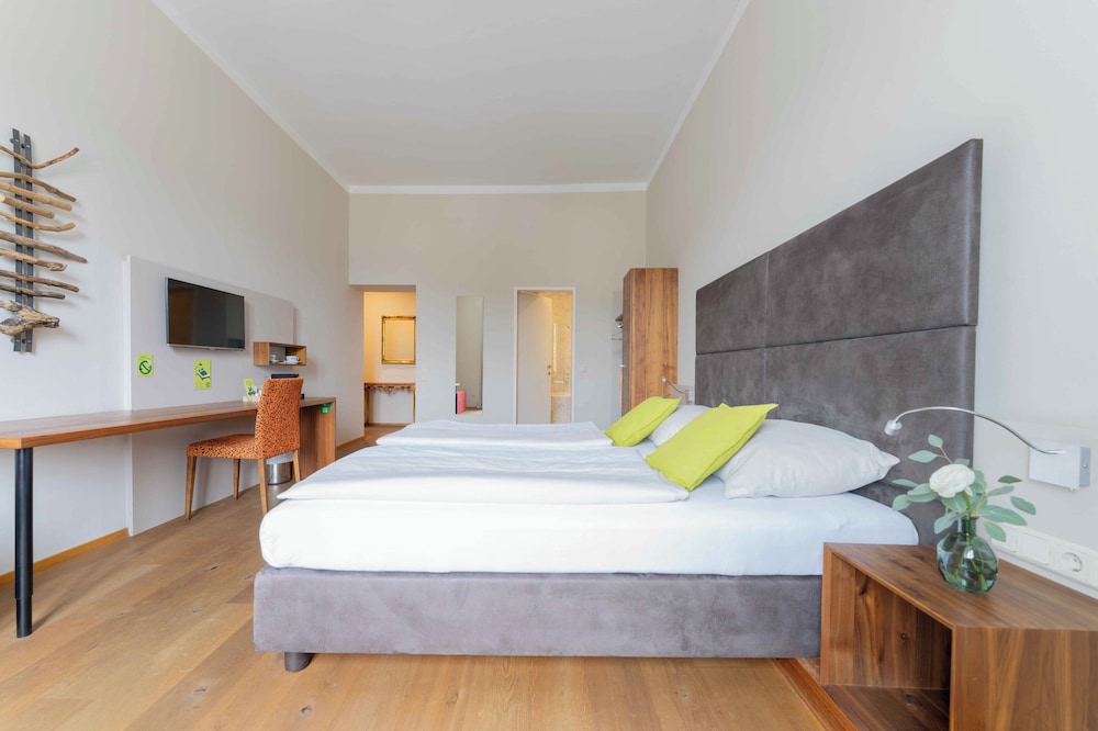 eee hotel Perg 6/43
