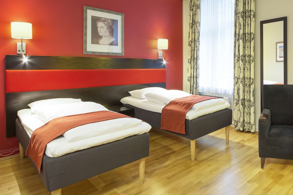 Scandic Holberg 16/55