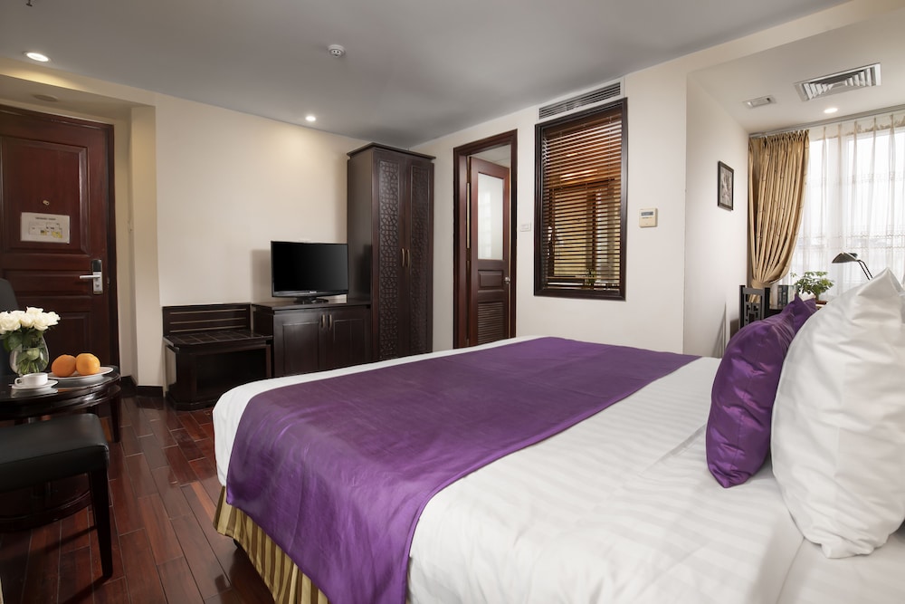 TK123 Hanoi Hotel 7/88