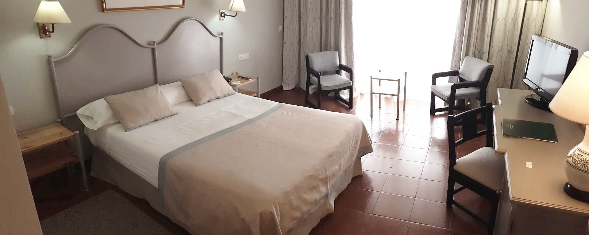 Superior, Twin Beds