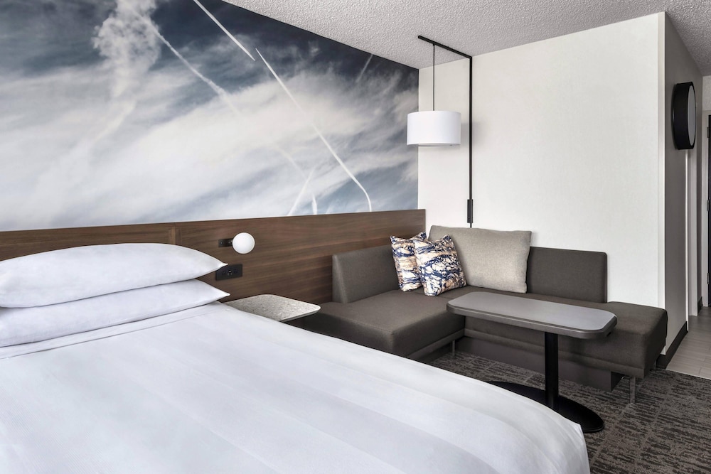 Newark Liberty International Airport Marriott 5/45