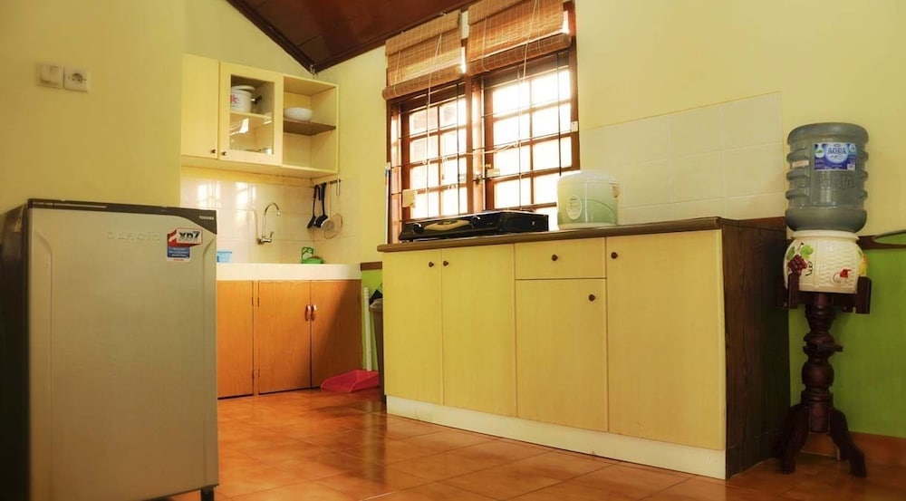 Villa Kota Bunga Ade 6/50