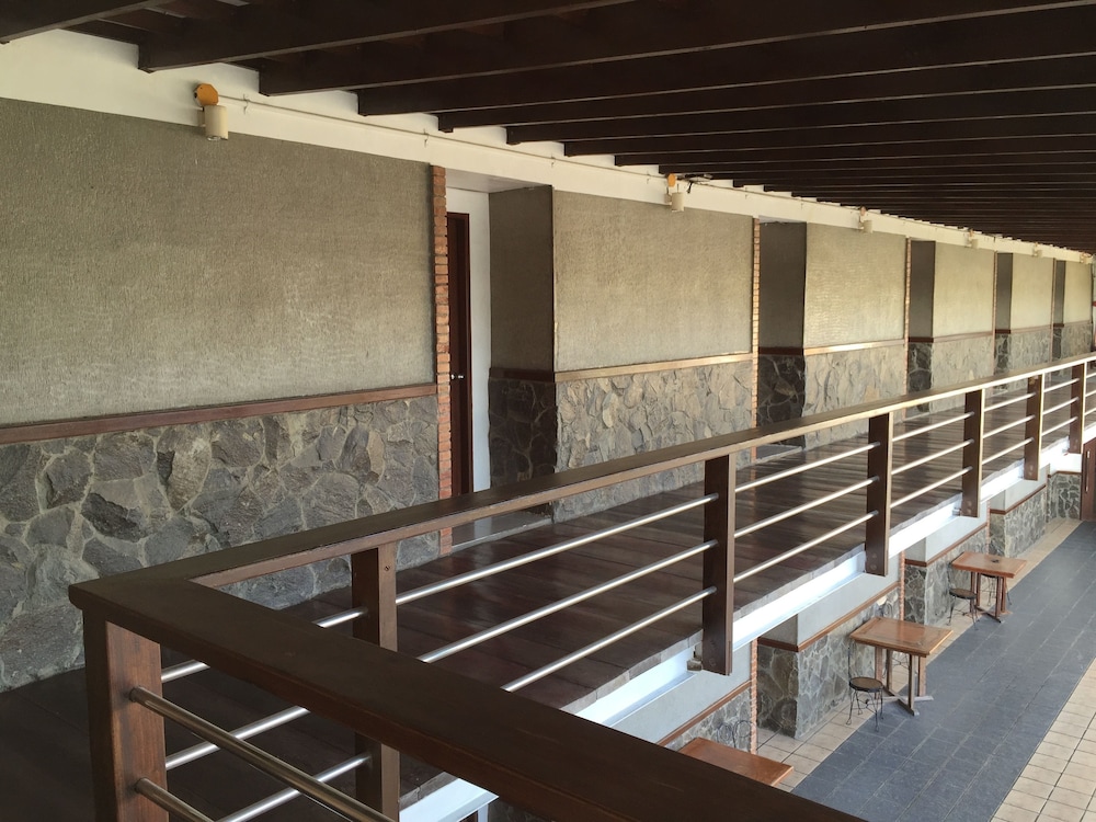 Mango Valley Hotel 1 50/67