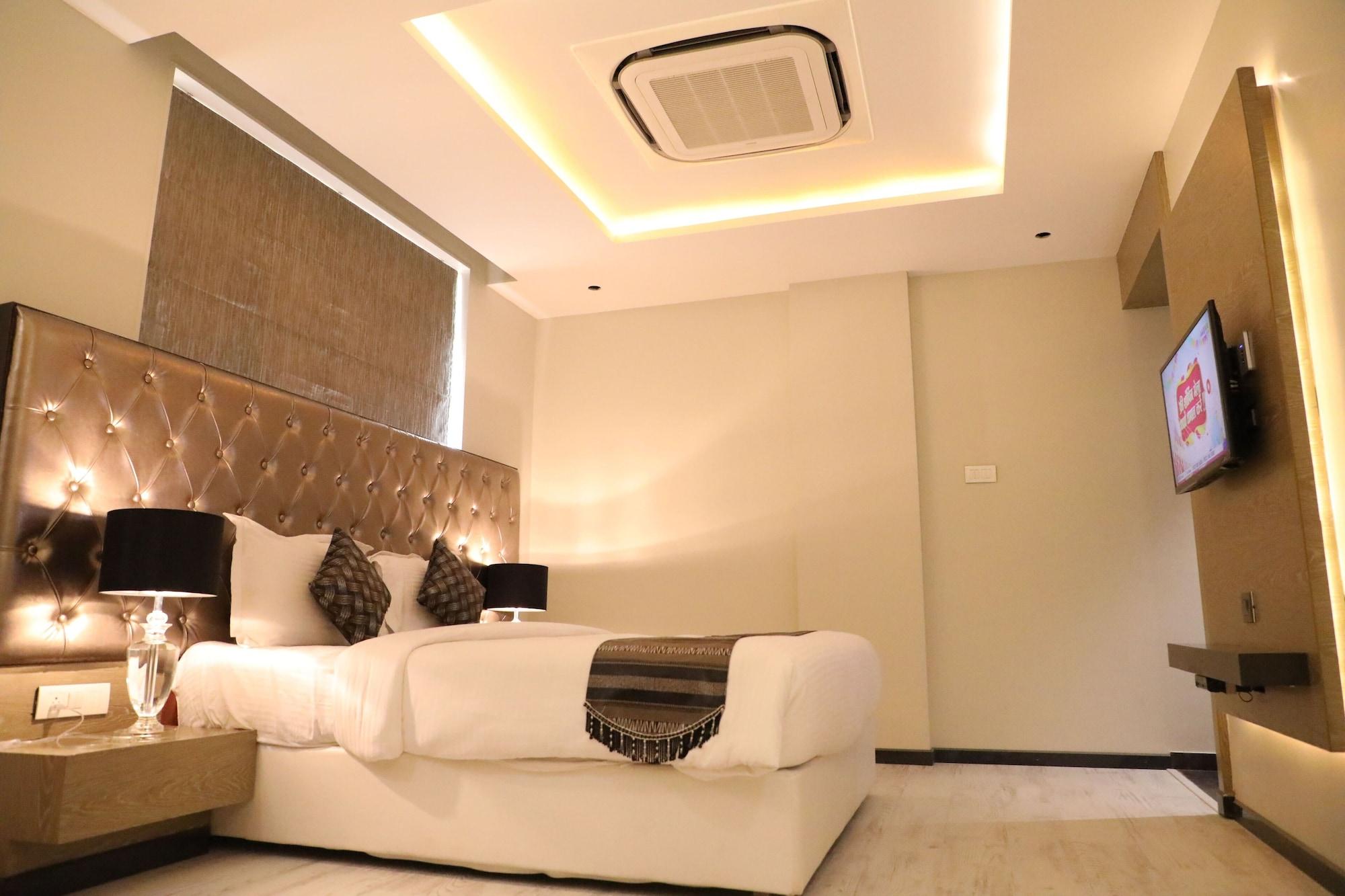 Hotel Imperial Grand 15/24