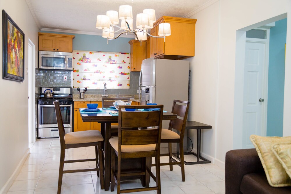 Centrally Located Guest Apartments 13/20