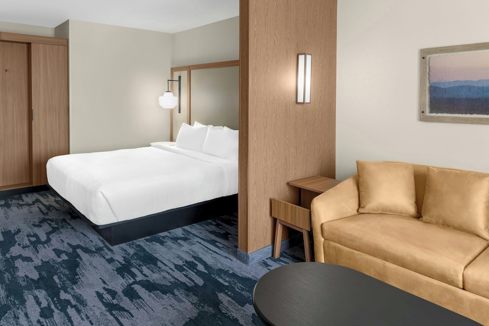 Fairfield by Marriott Inn & Suites Norwalk 12/34