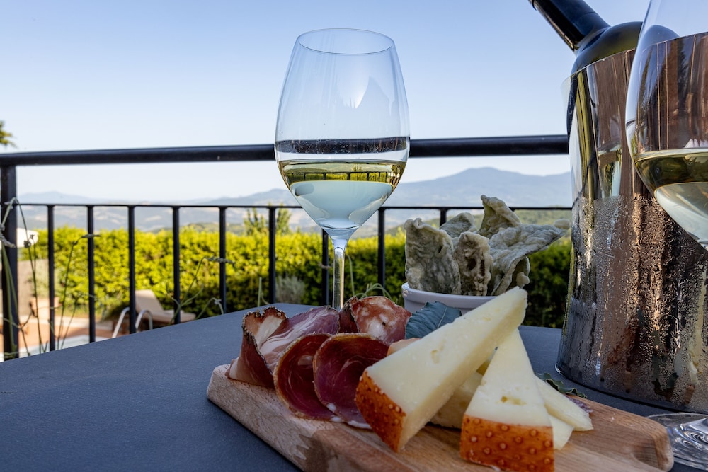 Si Montalcino Hotel & Restaurant 36/68
