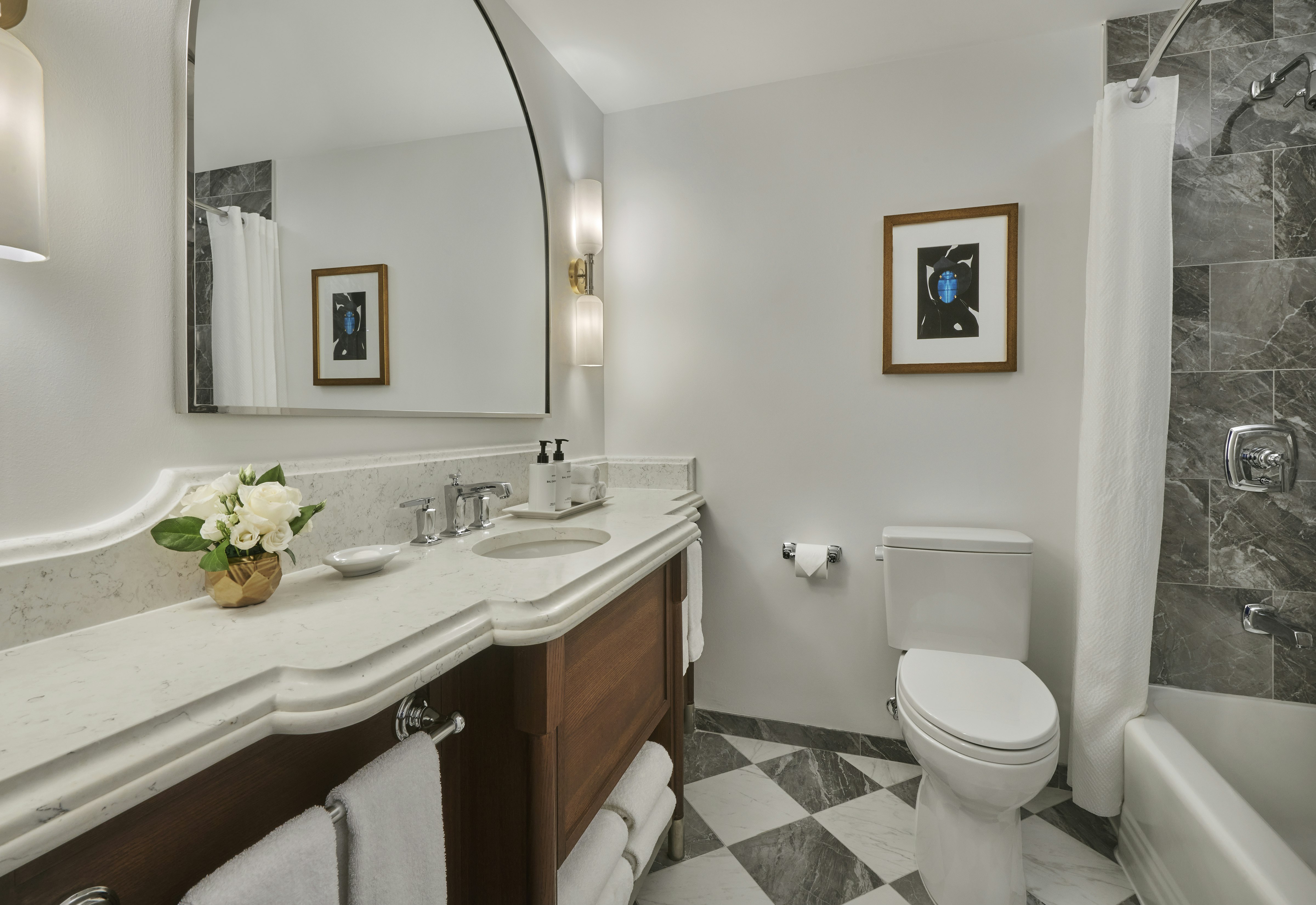 Intercontinental Chicago Magnificent Mile 49/50