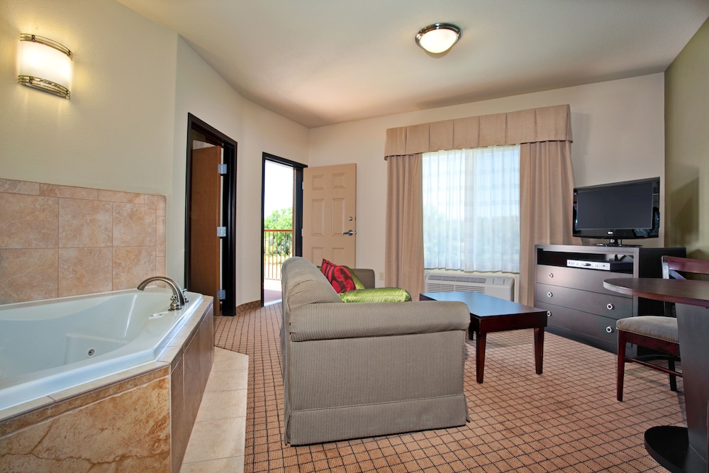 Holiday Inn Express And Suites Silt Rifle 26/34