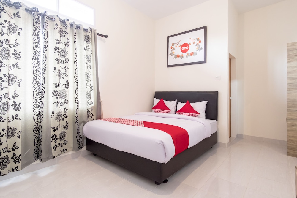 OYO 873 Kamani Homestay Syariah 10/17