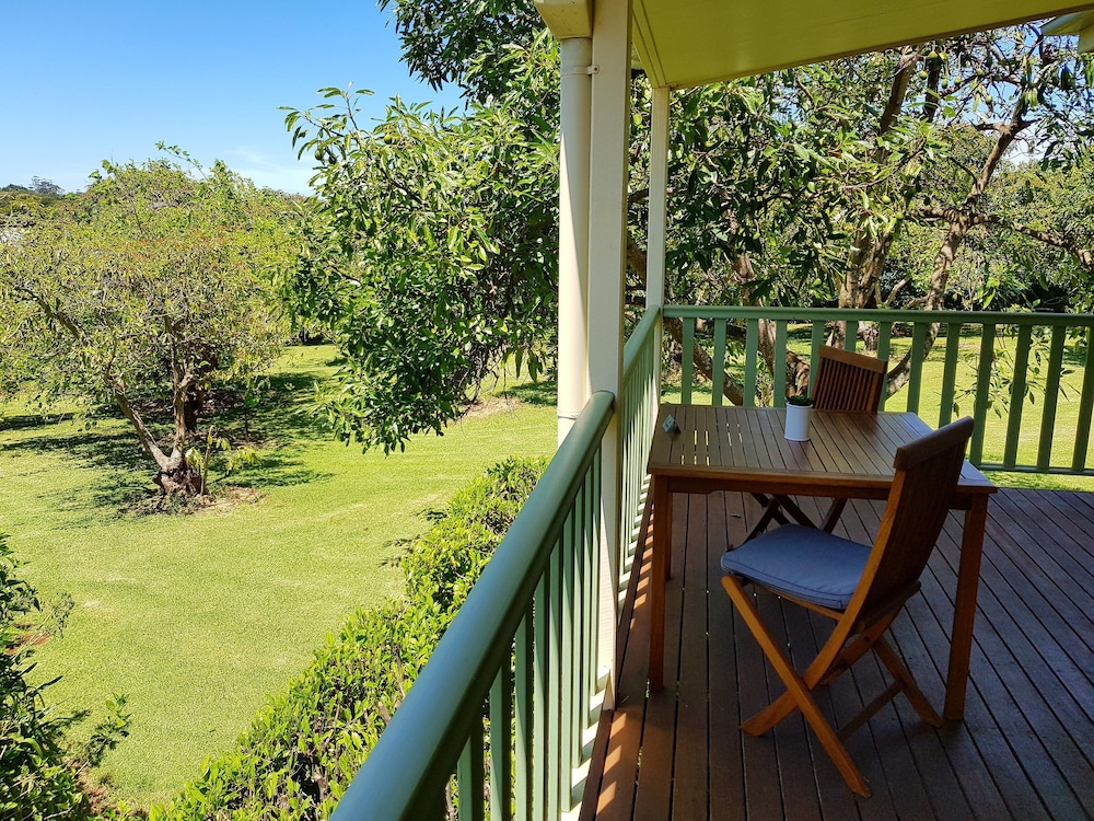 Camelot Boutique Accommodations 2/54