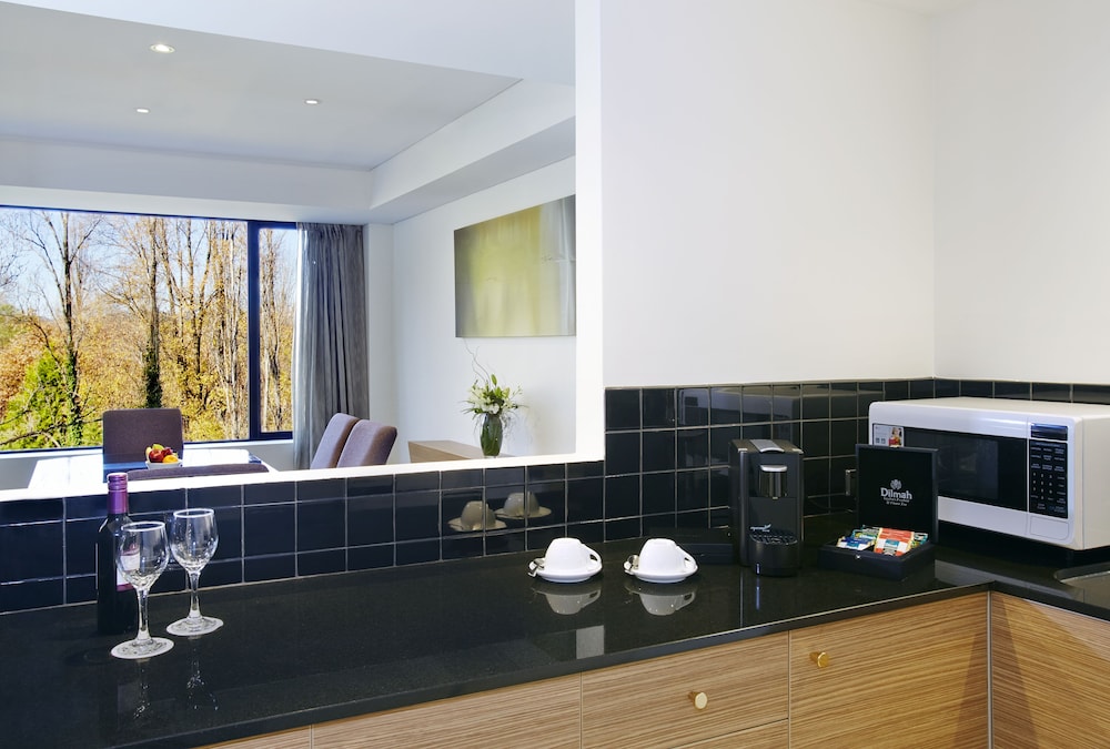 Crowne Plaza Canberra 68/81