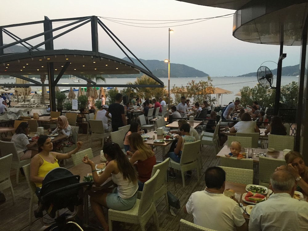 Point Beach Hotel 23/34
