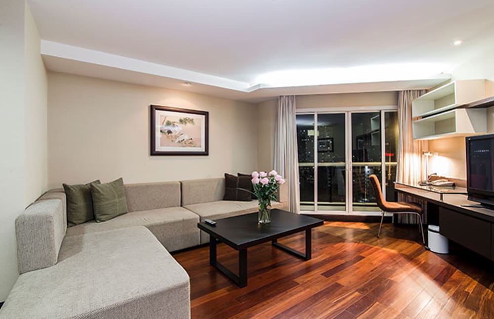 The Narathiwas Hotel and Residence Sathorn Bangkok 45/63