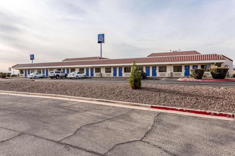Motel6 El Paso, TX - East 25/32