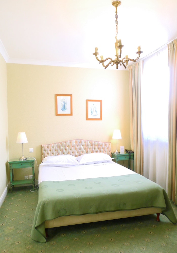 Grand Hotel Des Templiers 9/68