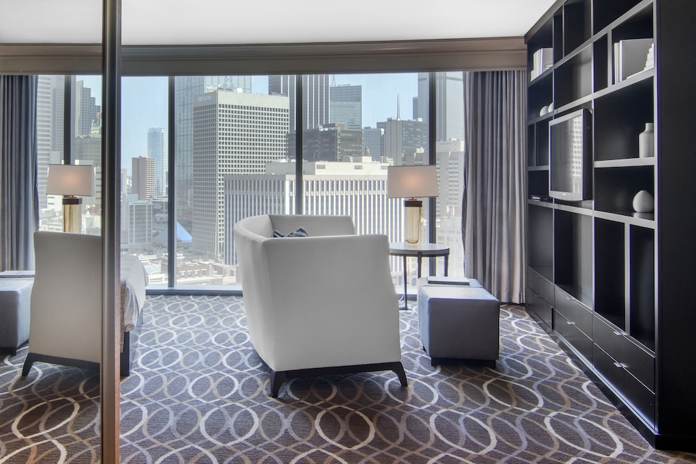 OMNI DALLAS HOTEL 59/92