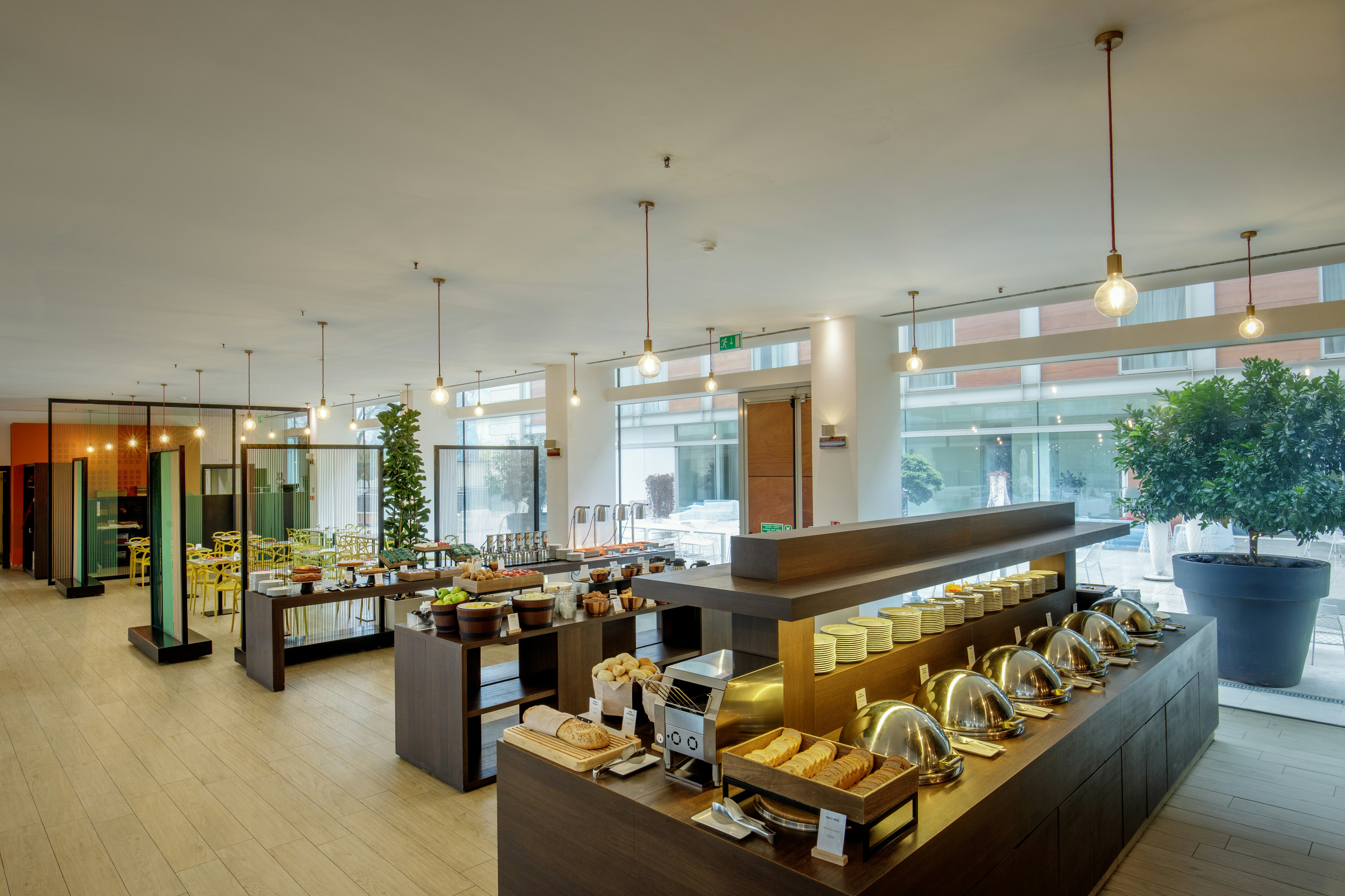 DOUBLETREE BY HILTON MILAN 27/83