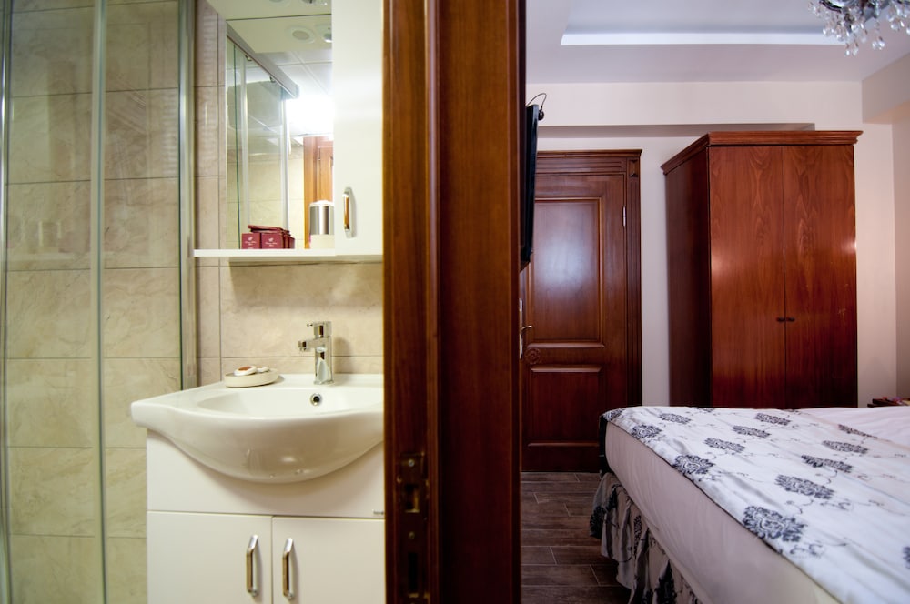 Ala Sofia Hotel 34/65