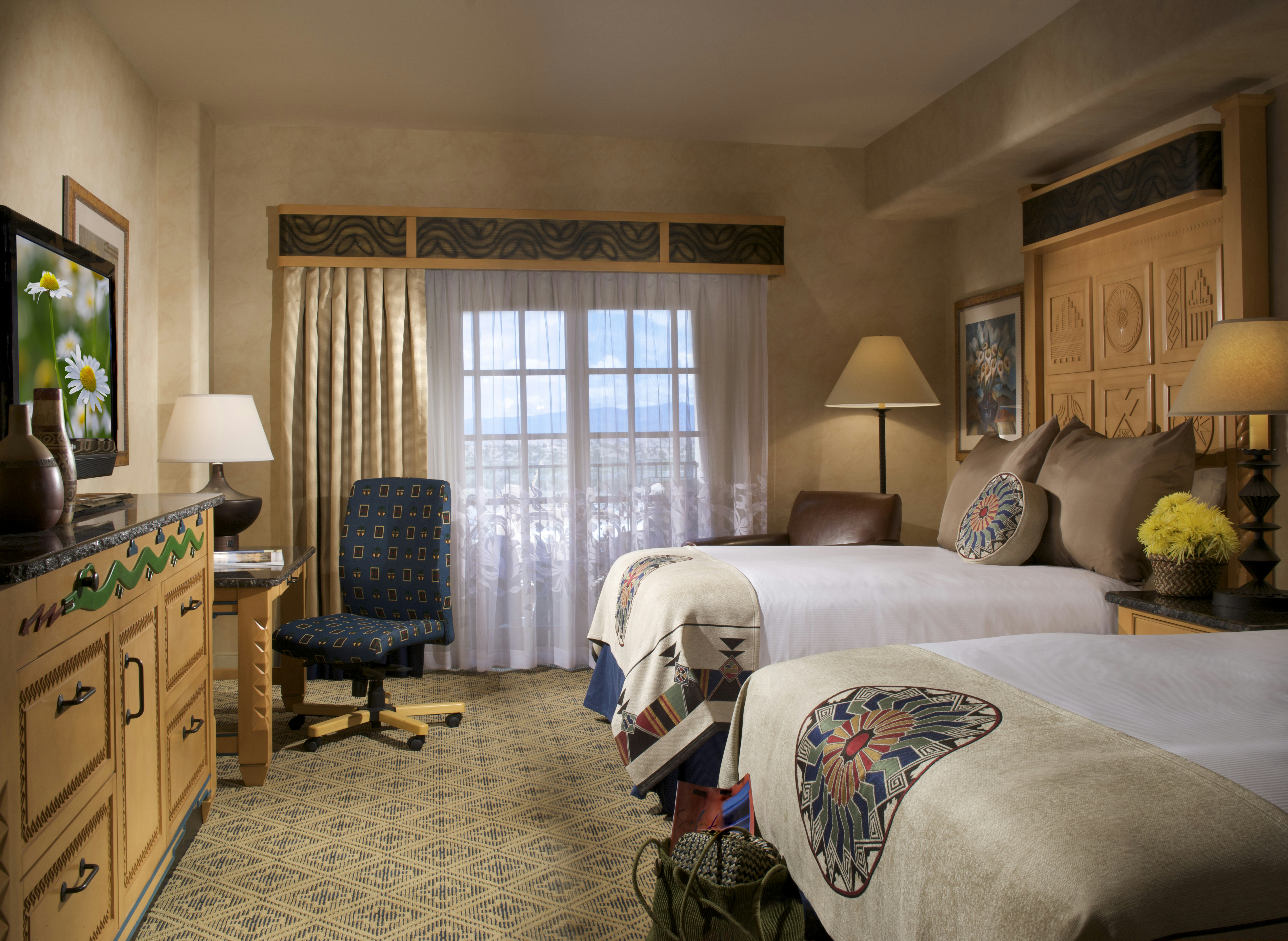 room, 2 queen beds, accessible