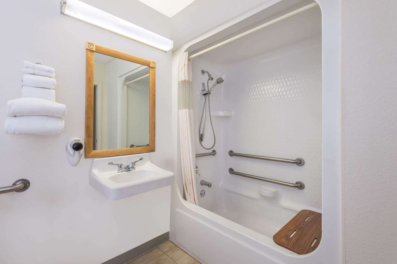 Baymont By Wyndham Enid 24/25