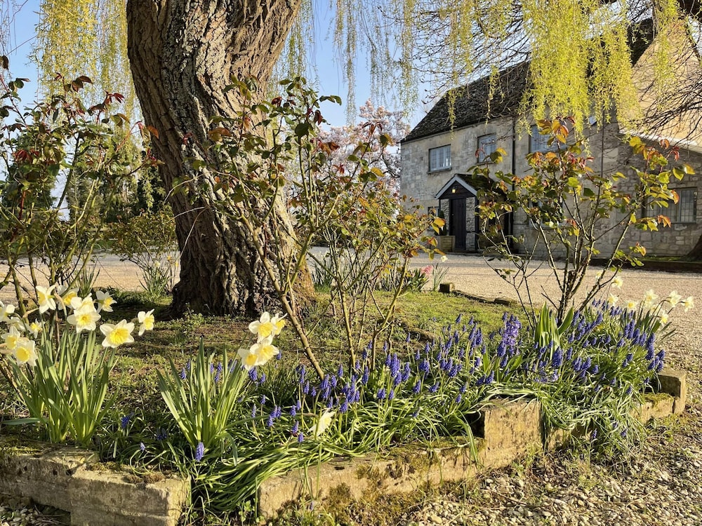 Hill Farm 23/34