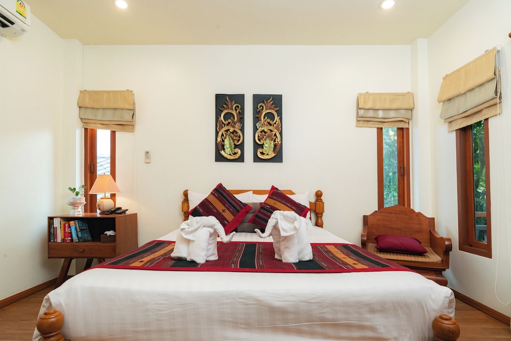 DELUXE, DOUBLE BED