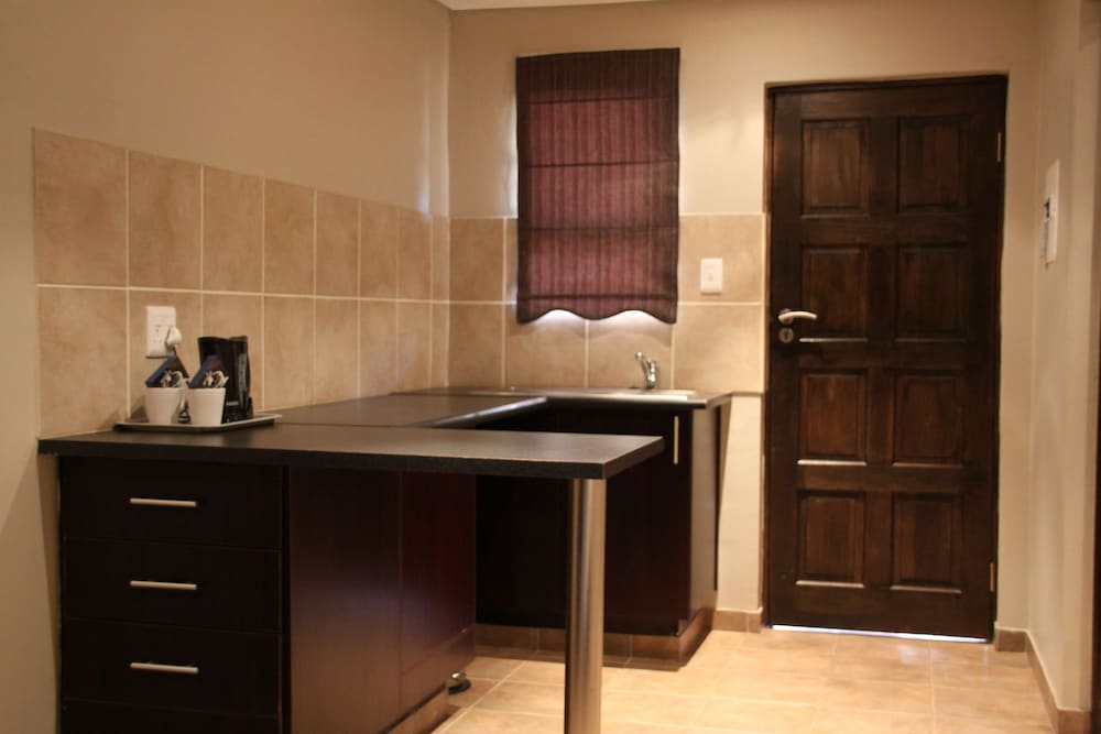 Bains Lodge 3/41