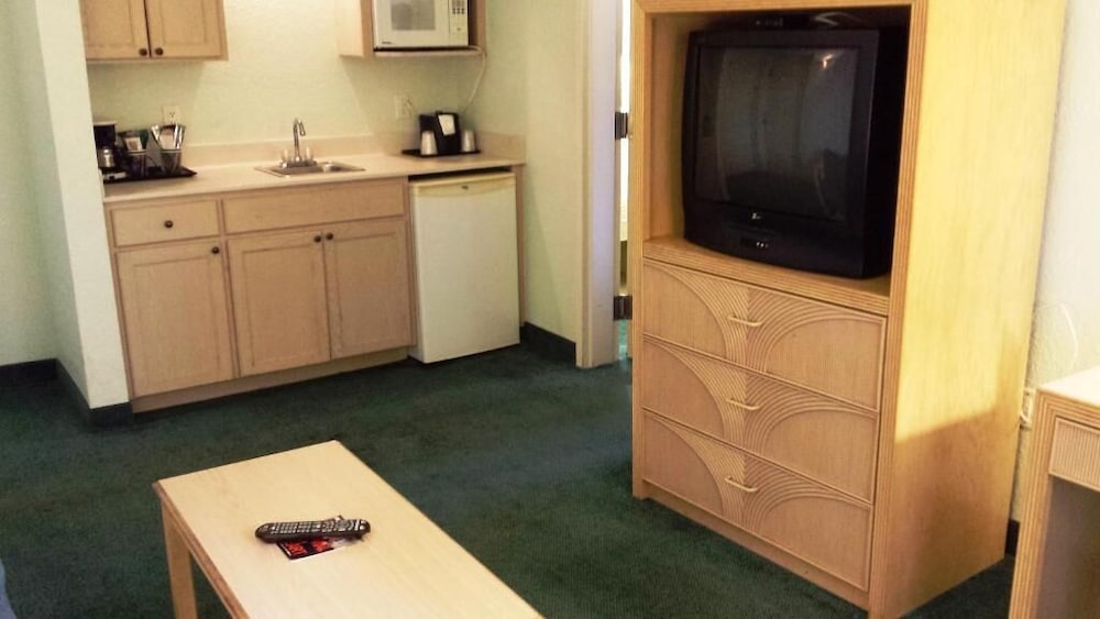 Cocoa Beach Suites 5/33
