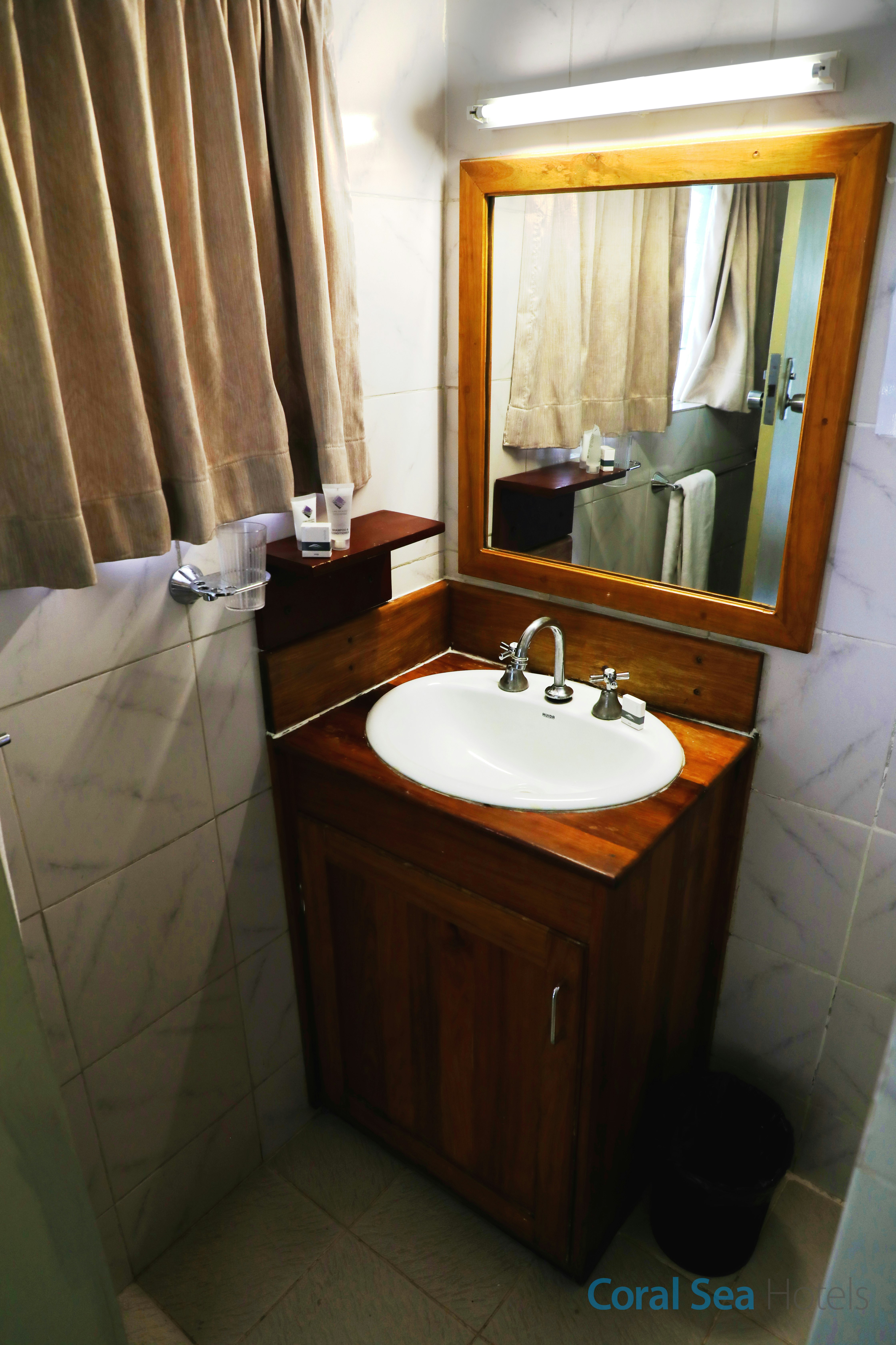 Huon Gulf Hotel and Apartments 49/49