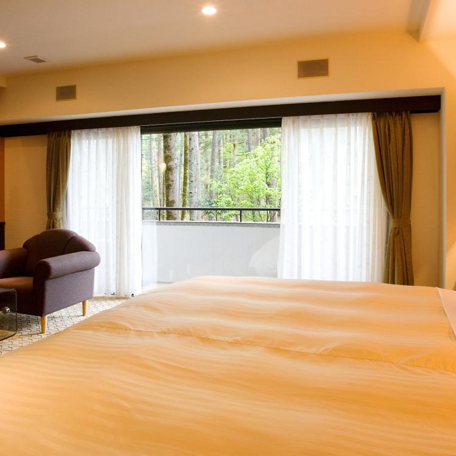Hollywood, Double Bed