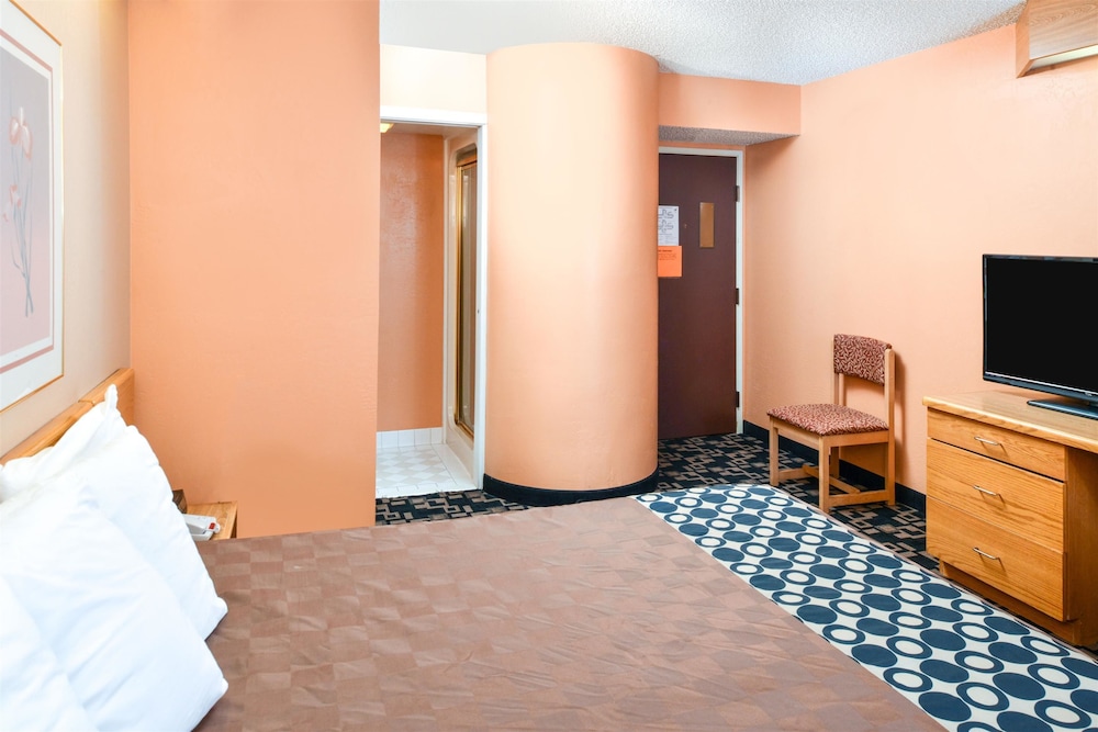 AmericInn by Wyndham Rawlins 15/31