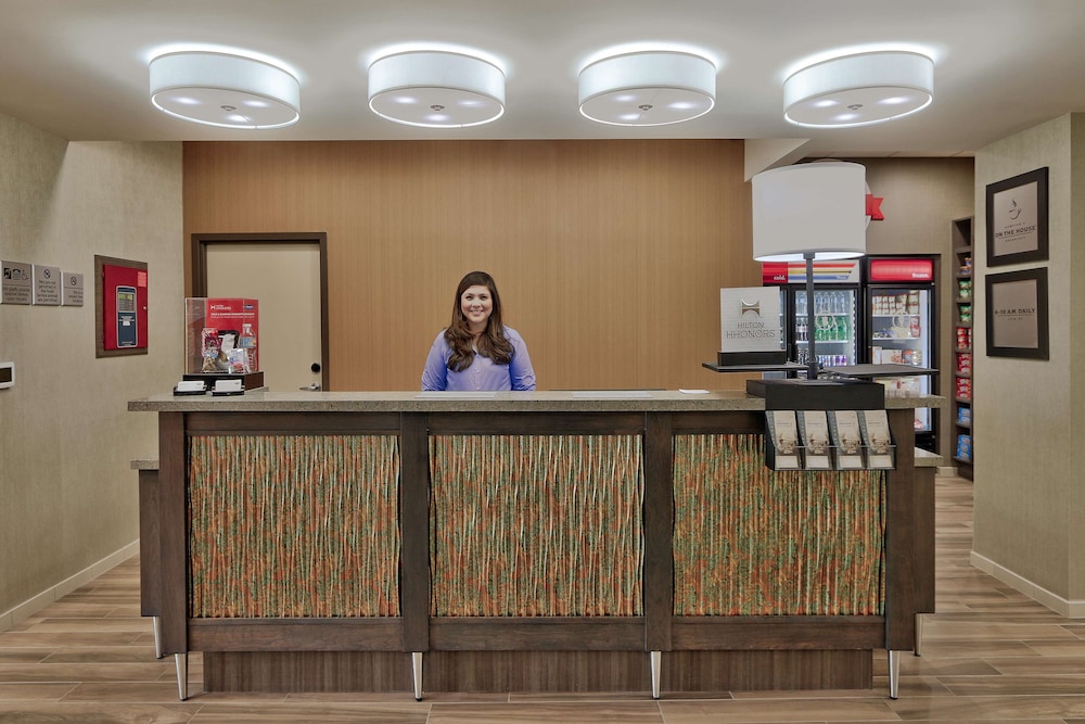 Hampton Inn and Suites Artesia 10/46