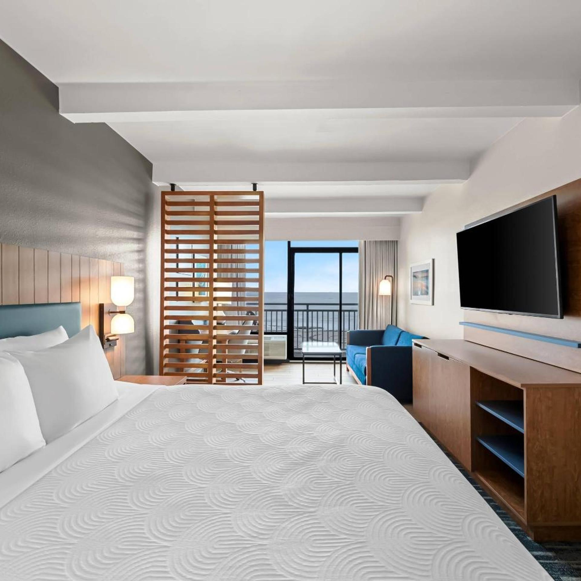 Studio, Suite, King Bed, Ocean Front, Balcony