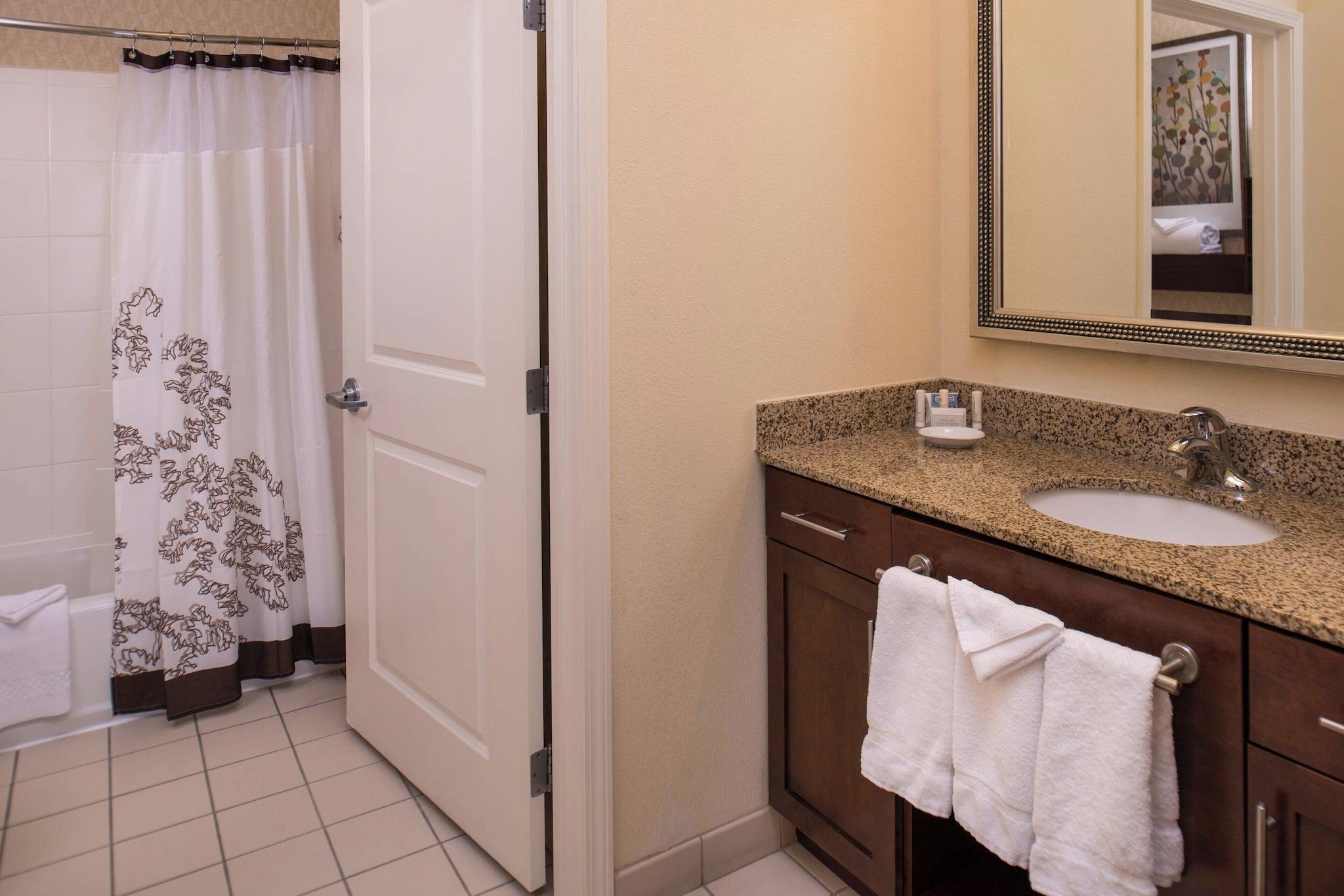 جناح لذوي الإعاقة، Residence Inn Albuquerque Airport 3/3