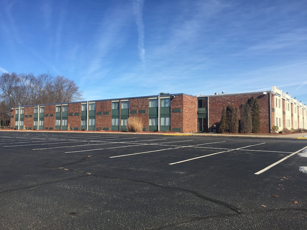 Mystic River Hotel & Suites 39/50