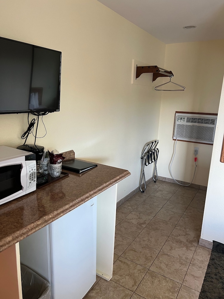 All Star Value Inn 55/74