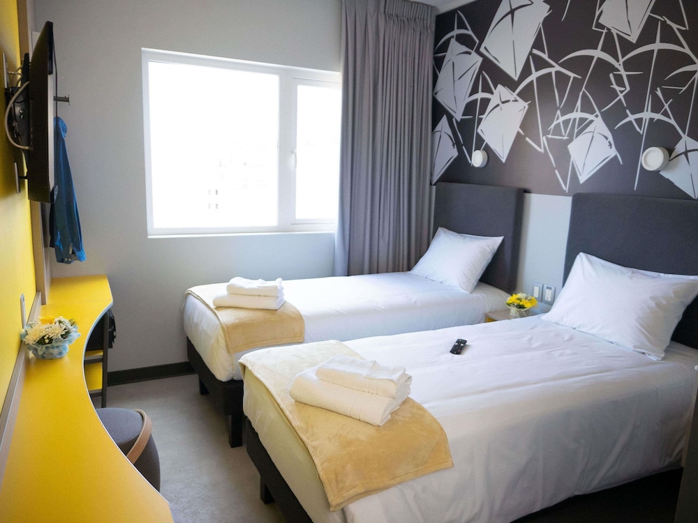 Standard, Twin Beds