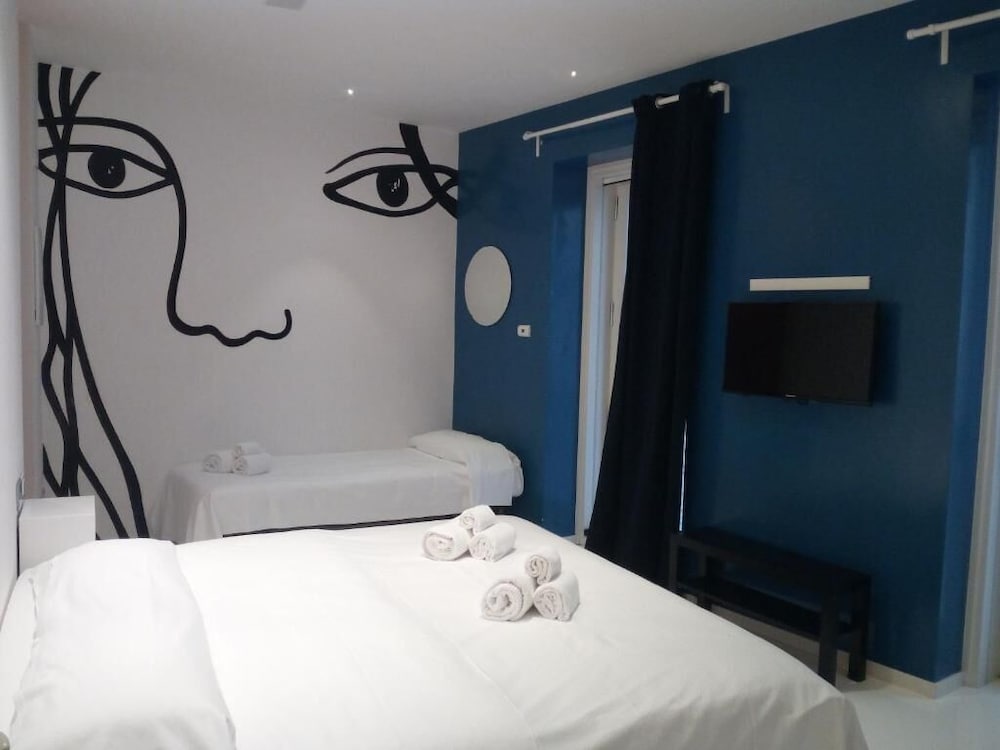 Classic, Triple, 1 Double and 1 Single Bed