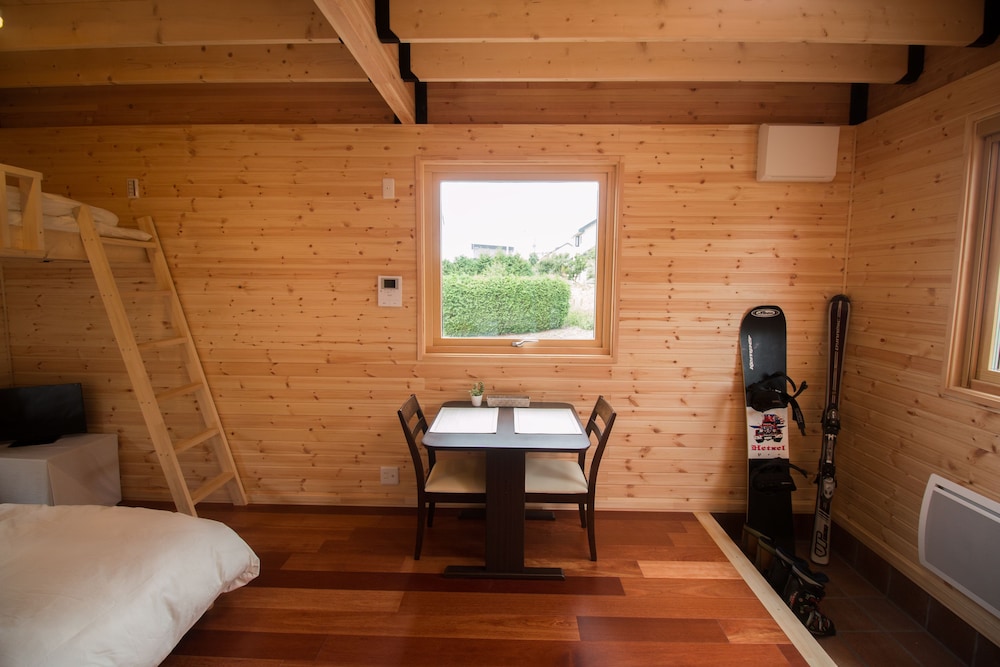 Brick House Furano 36/37