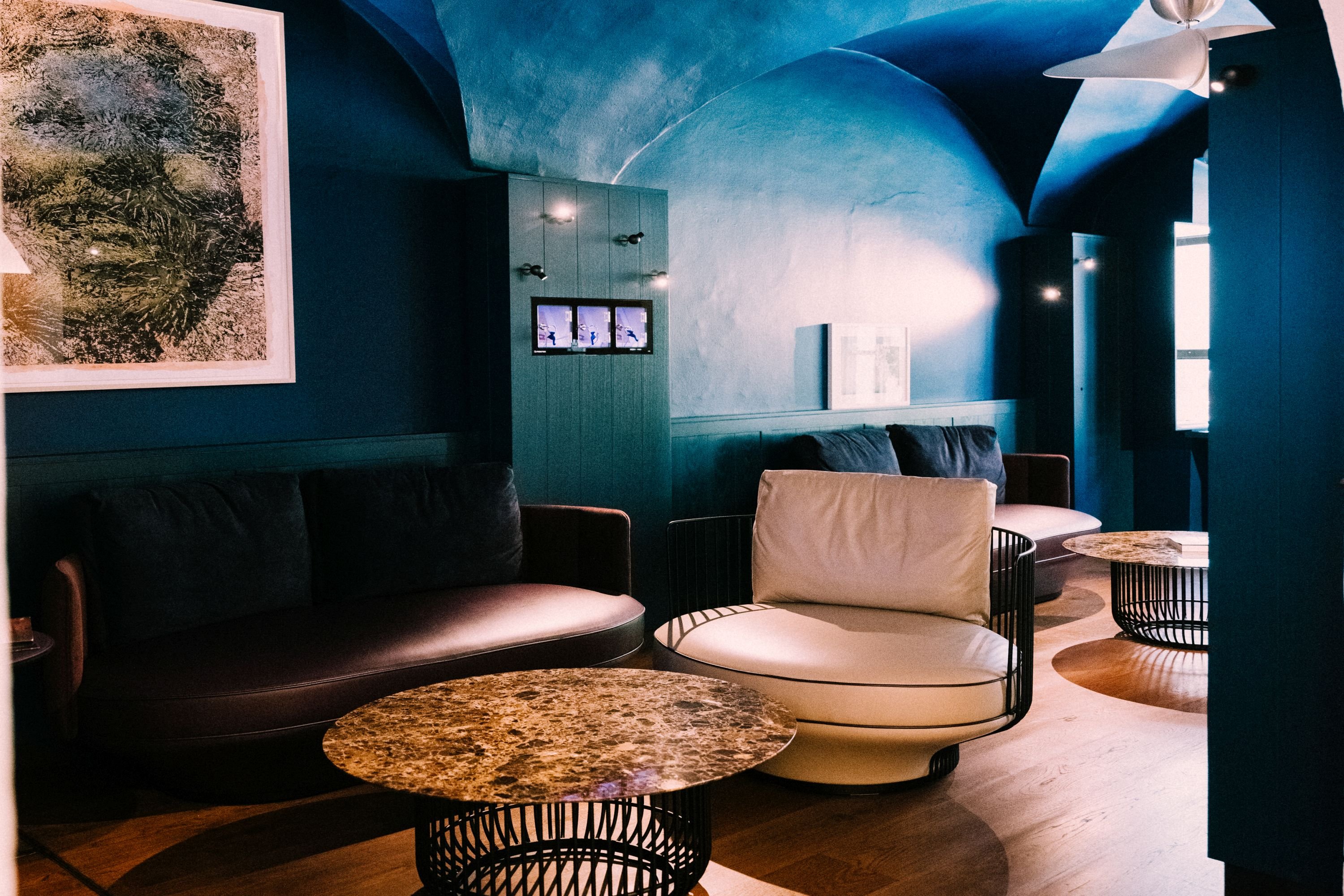 Arthotel Blaue Gans 54/76