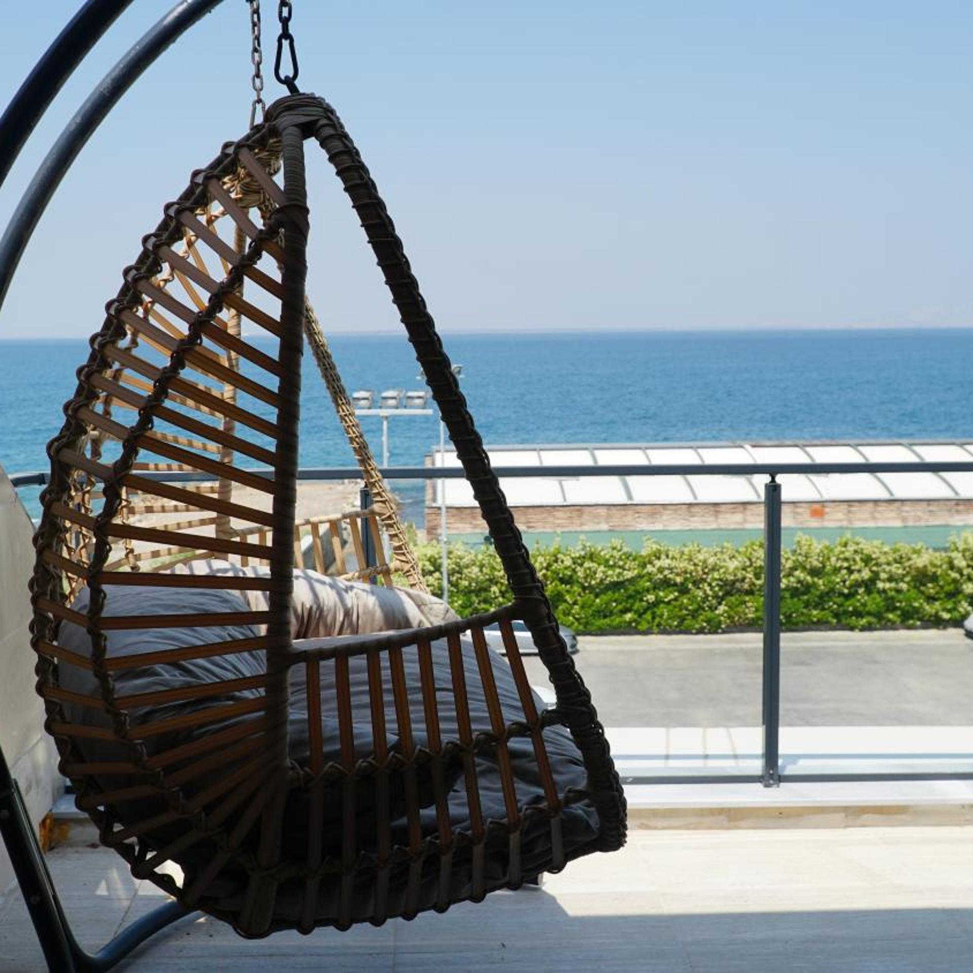 Lizbon Otel Narlidere 20/35