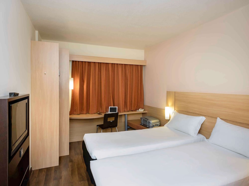 Ibis Salvador Rio Vermelho 25/73