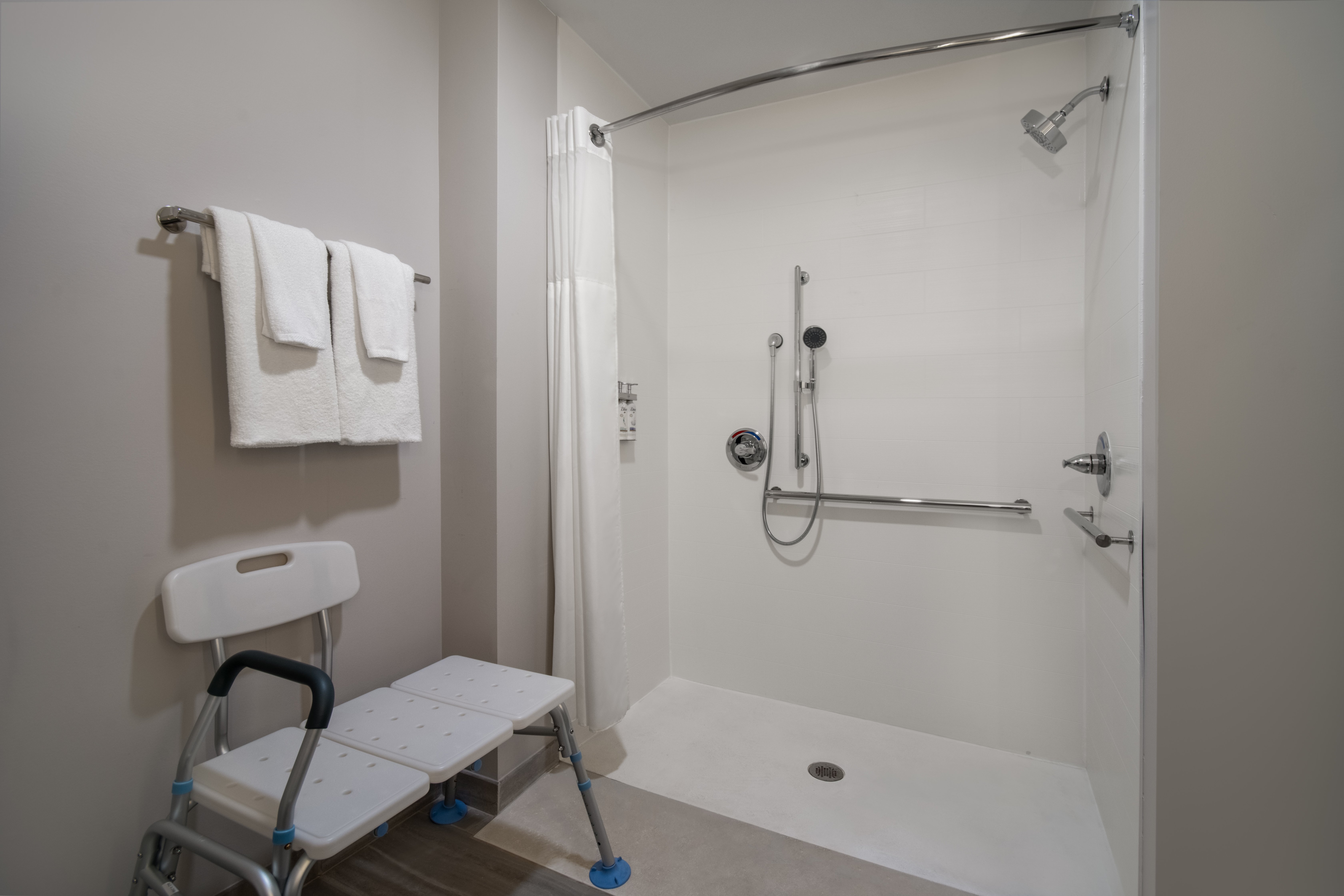 Holiday Inn Express & Suites Muskegon - Grand Haven, an IHG Hotel 32/32