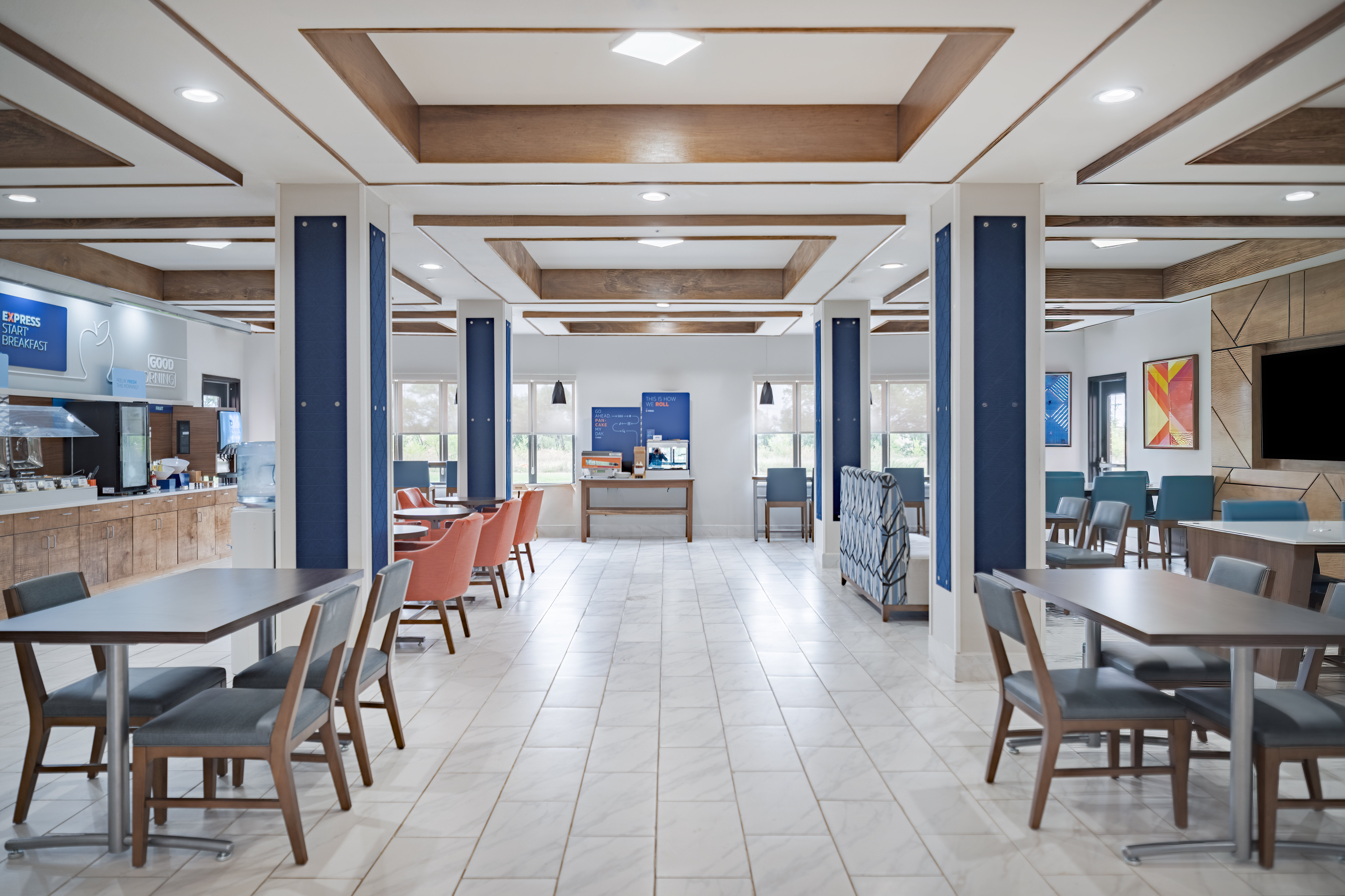 Holiday Inn Express Hotel And Suites Pratt 44/55