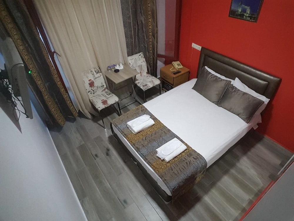 AYYILDIZLAR HOTEL 32/37