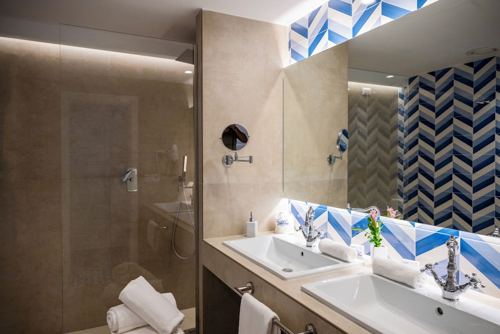 Grand Hotel Tritone 75/76